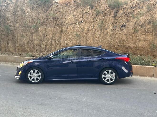 Hyundai Elantra-9