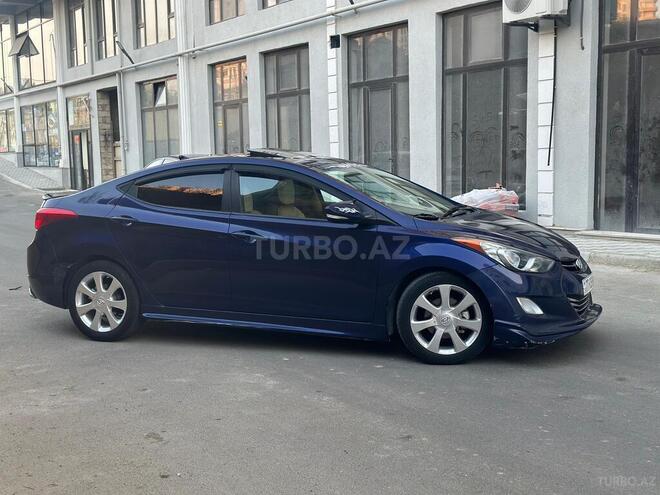 Hyundai Elantra-6