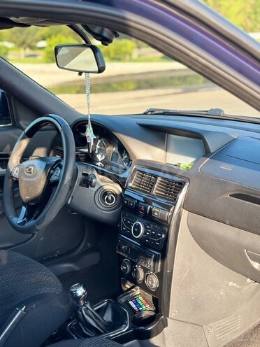 LADA (VAZ) Priora-9