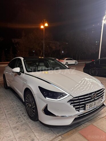 Hyundai Sonata-4