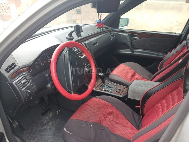 Mercedes E 200-6