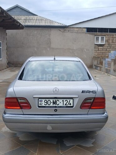 Mercedes E 200-4