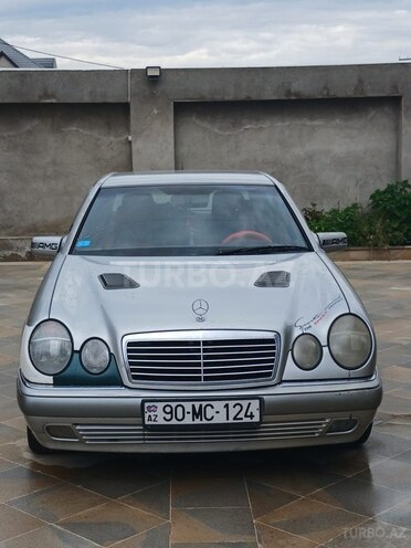 Mercedes E 200-1