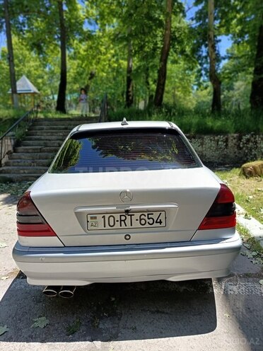 Mercedes C 220-9