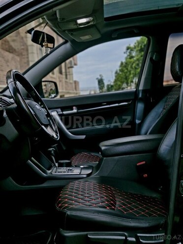 Kia Sorento-12