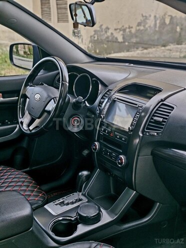 Kia Sorento-19
