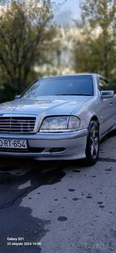 Mercedes C 220-11