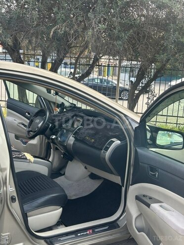 Toyota Prius-11
