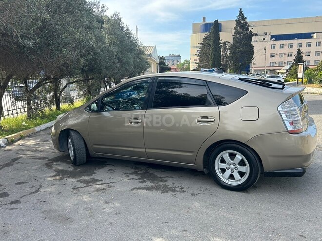 Toyota Prius-7