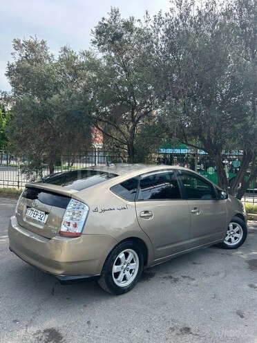 Toyota Prius-5