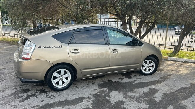 Toyota Prius-4