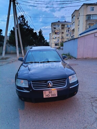 Volkswagen Passat-1