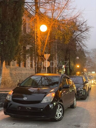 Toyota Prius-4