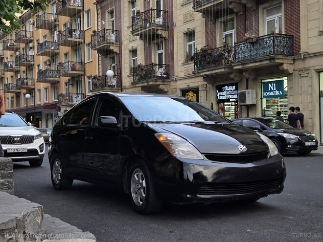 Toyota Prius-5