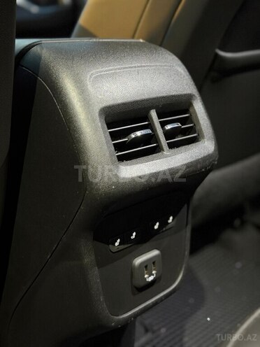 Chevrolet Equinox-12