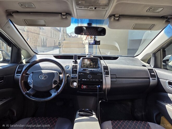 Toyota Prius-12