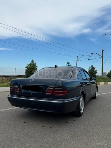 Mercedes E 220-5