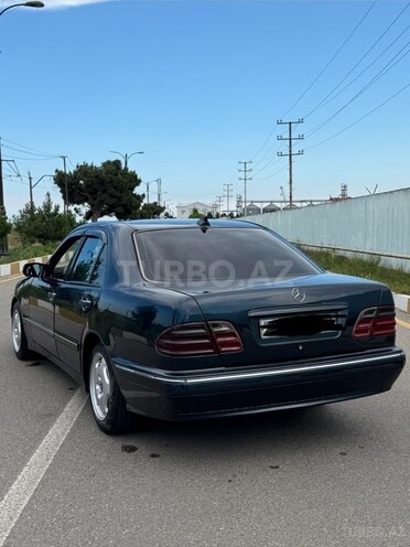 Mercedes E 220-4