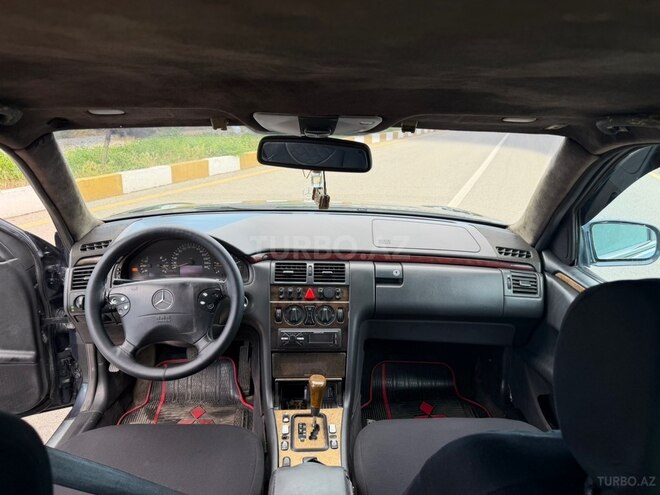 Mercedes E 220-8