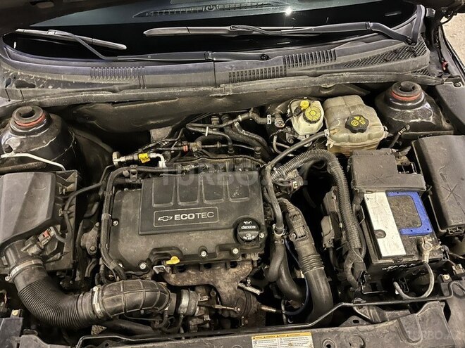 Chevrolet Cruze-12