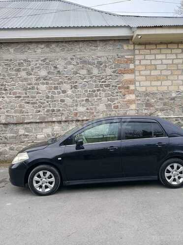 Nissan Tiida-4