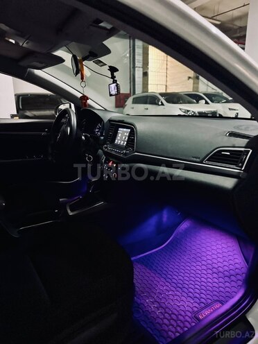 Hyundai Elantra-8