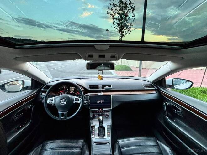 Volkswagen Passat CC-10