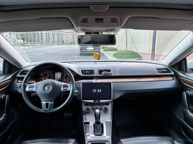 Volkswagen Passat CC-11