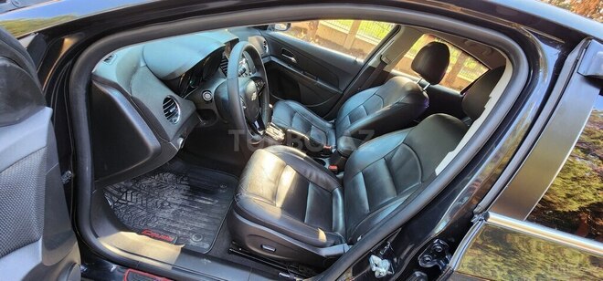 Chevrolet Cruze-12