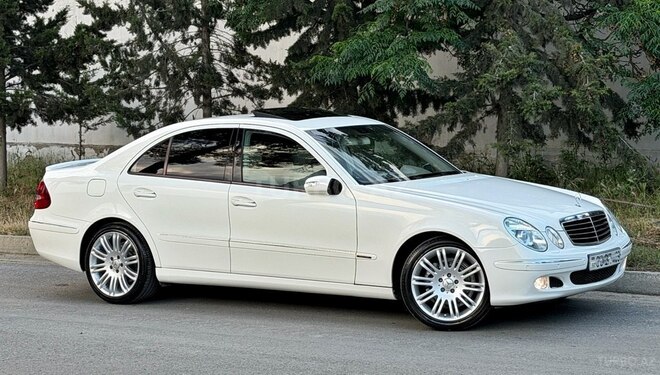 Mercedes E 240-5