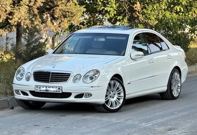 Mercedes E 240-4