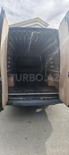 Ford Transit-16