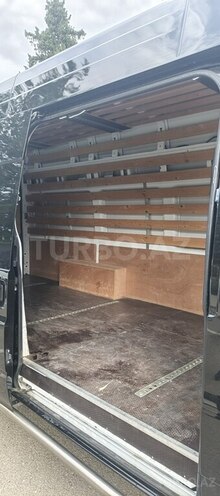 Ford Transit-18
