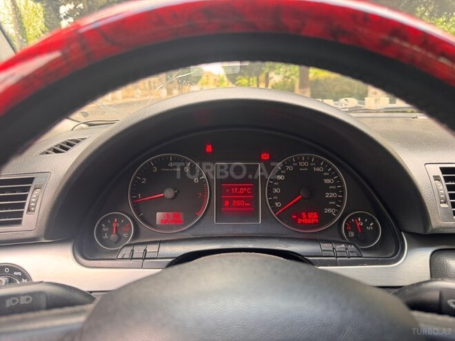 Audi A4-11