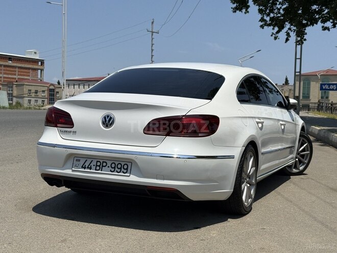 Volkswagen Passat CC-10