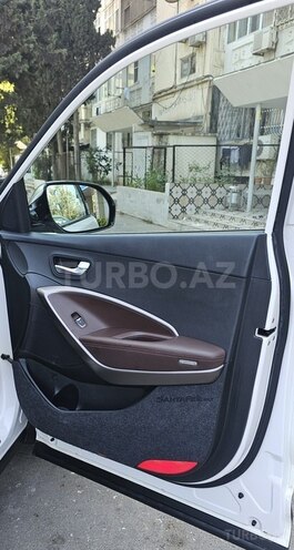 Hyundai Santa Fe-12