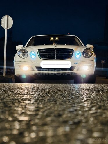 Mercedes E 240-2