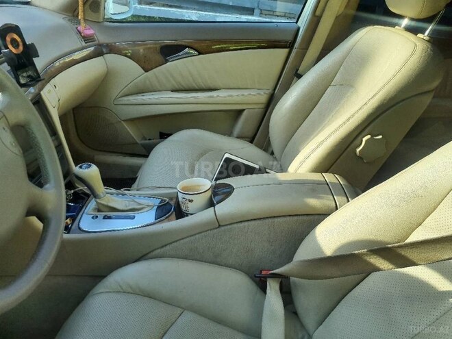 Mercedes E 240-9