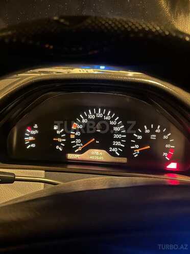 Mercedes E 240-8