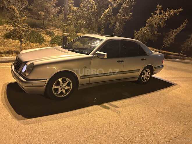 Mercedes E 240-3