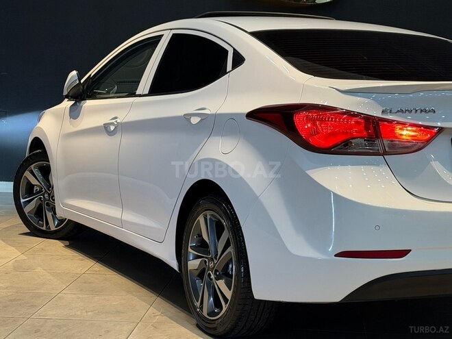 Hyundai Elantra-19