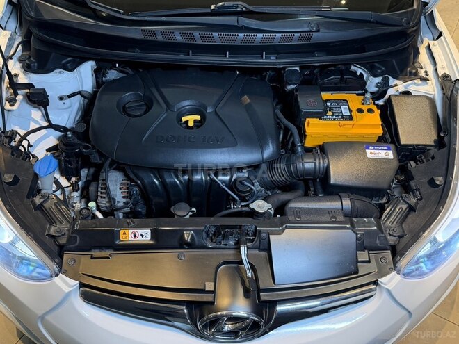 Hyundai Elantra-25