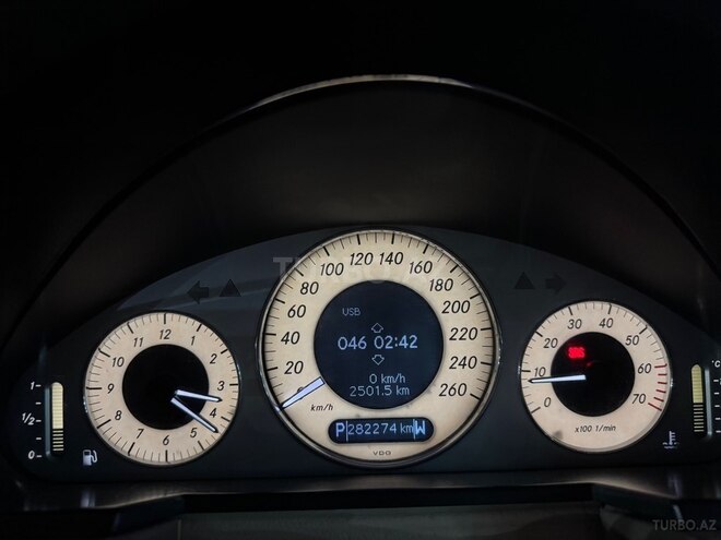 Mercedes E 240-15