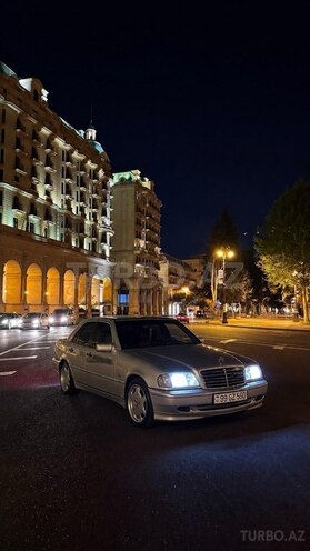 Mercedes C 220-1