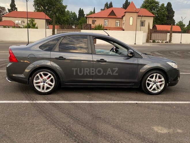 Ford Focus-8