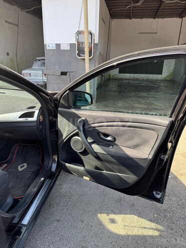 Renault Megane-6