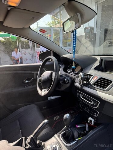 Renault Megane-7
