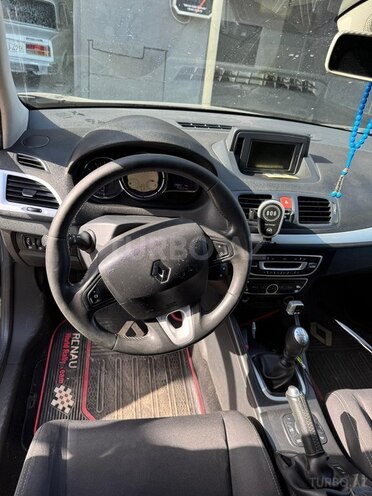 Renault Megane-10