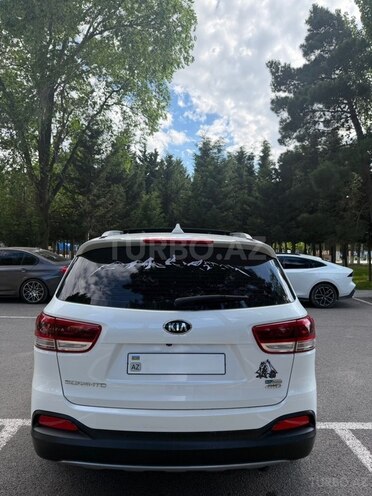 Kia Sorento-13