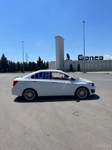 Chevrolet Aveo-4